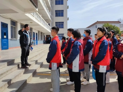 学雷锋进社区志愿服务活动